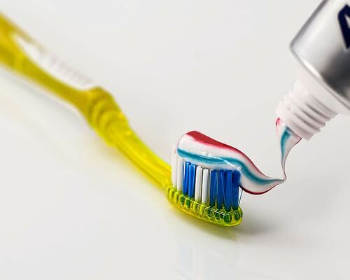 toothbrush-toothpaste-dental-care-clean