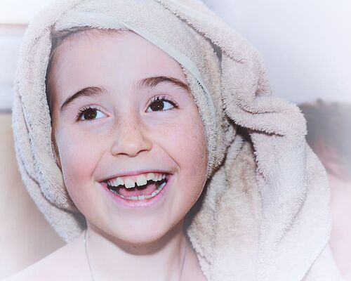 child-close-girl-laugh